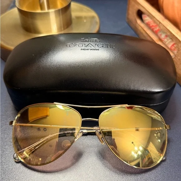 *NWT* Coach L1013 HC 7079 90055A Shiny Light Gold Aviator Sunglasses - Picture 6 of 12
